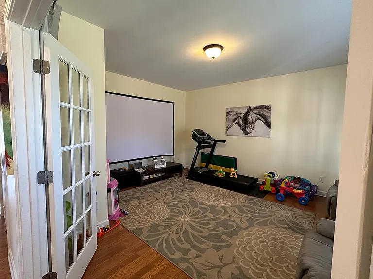 1110 Waverly Pl — Photo 27