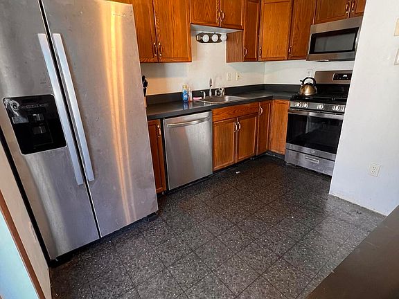 5th image of 135 Bement Ct
