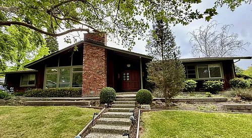 592 Old Orchard Dr Photo 1
