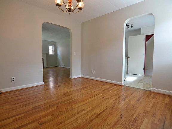 4th image of 3805 Gardner Ave