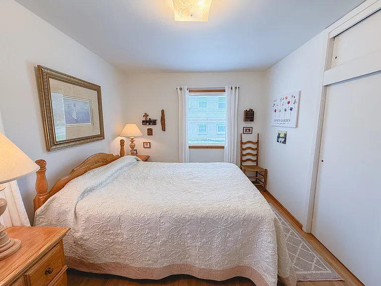 820 NE 5th St — Photo 9