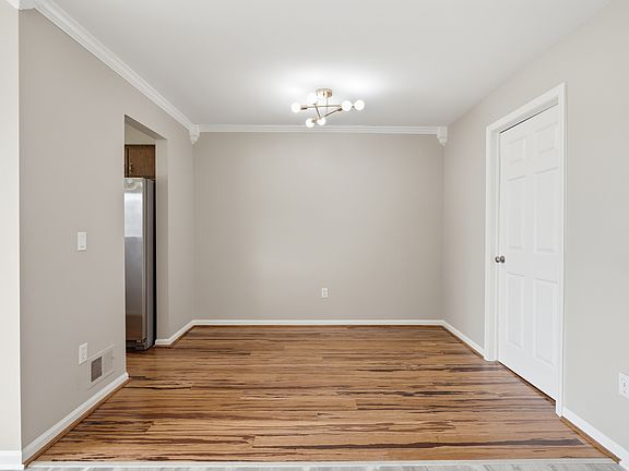 3rd image of 408 Country Club Dr