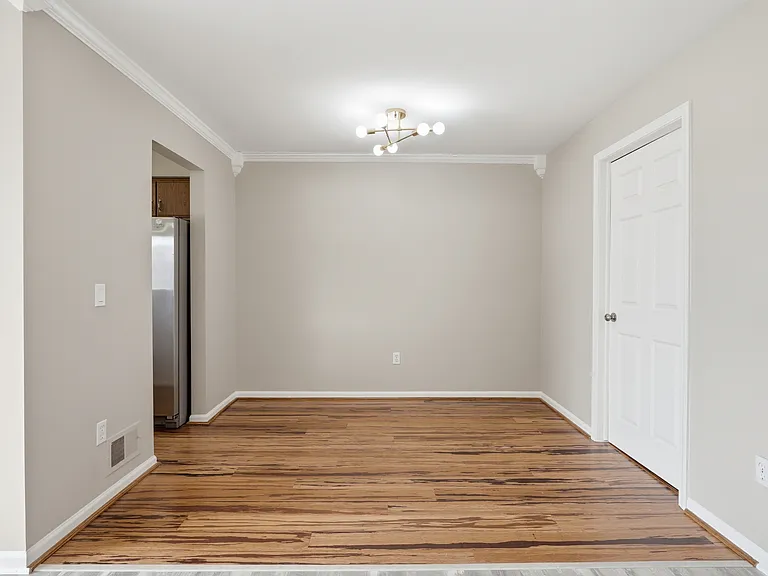 408 Country Club Dr — Photo 3