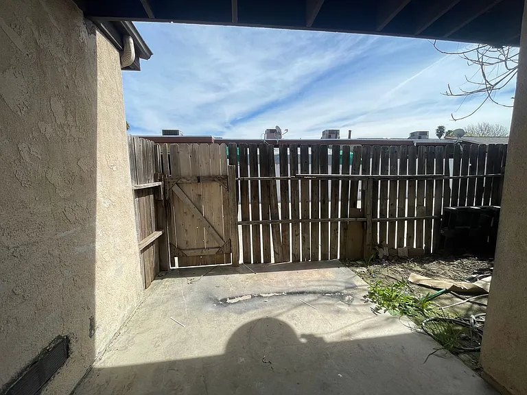 576 Montecito Ave — Photo 17