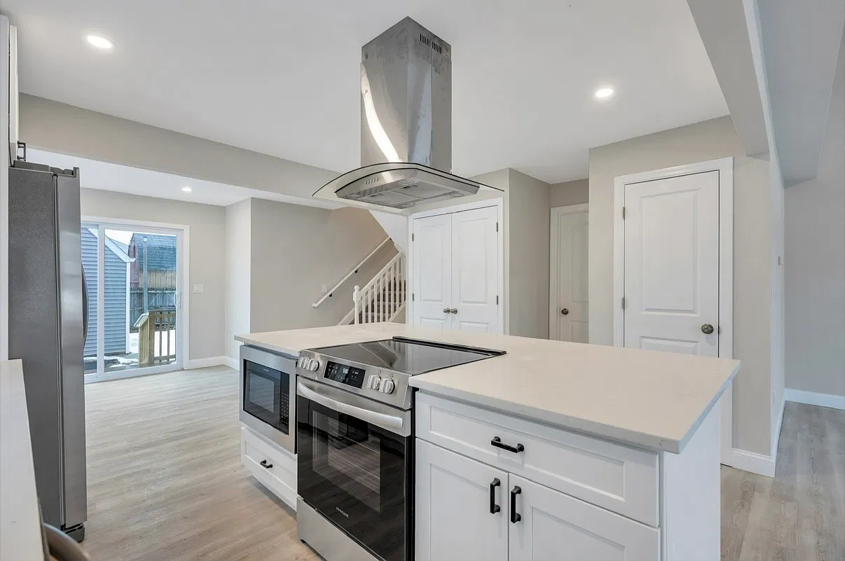 3 bed, 1150 sqft, $3,600 — Photo 3