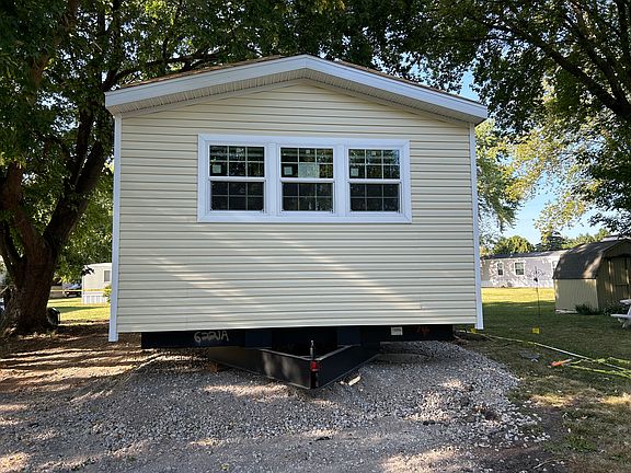 2nd image of 9 Mockingbird Ln