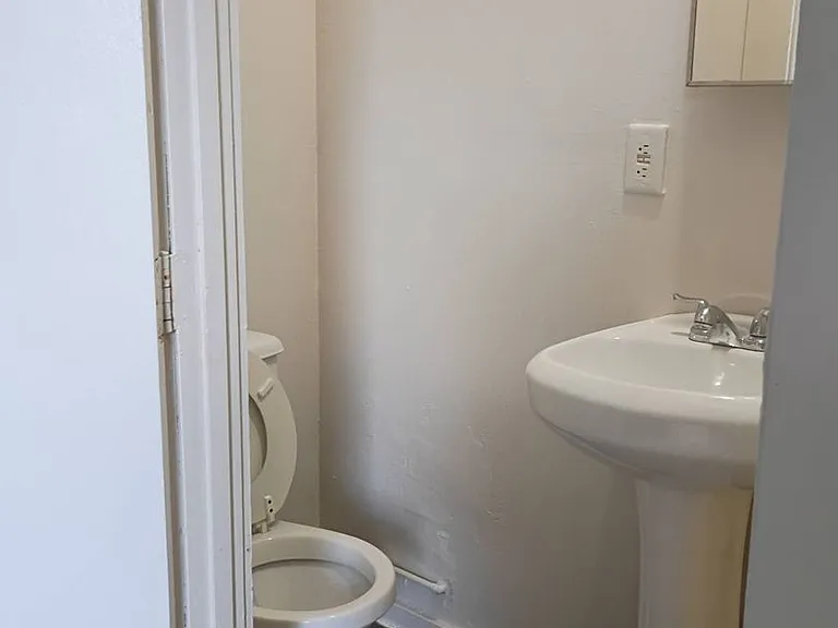 144-154 Coleman St — Photo 11