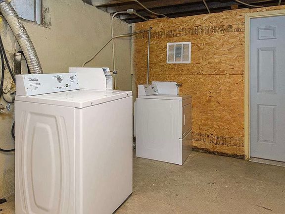 2nd image of 1113 William St APT 2