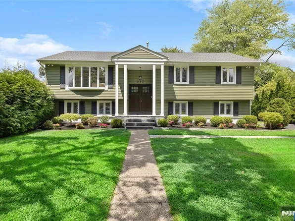 377 Chelsea St, Paramus, NJ 07652