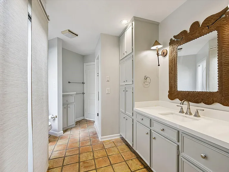 6417 Westchester St — Photo 14