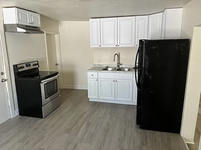 212 14th Ave N #1 — Photo 1