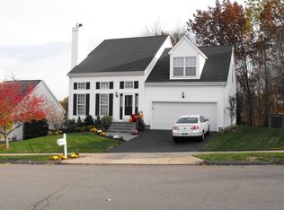 29 Benjamin Ln, Middletown, CT 06457