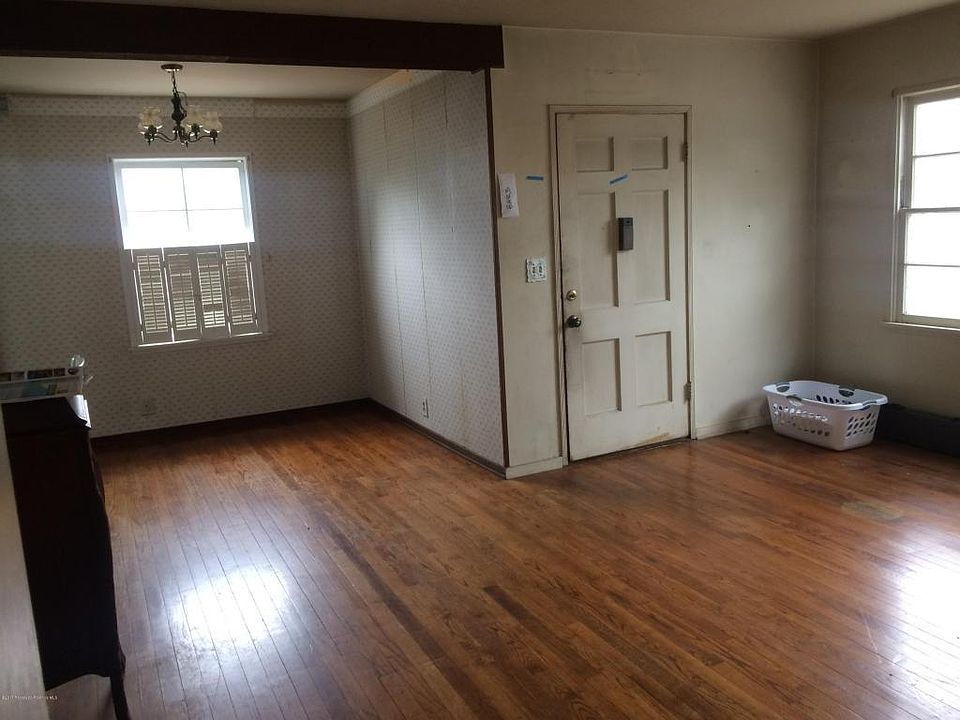 2nd image of 3116 Oak Ave