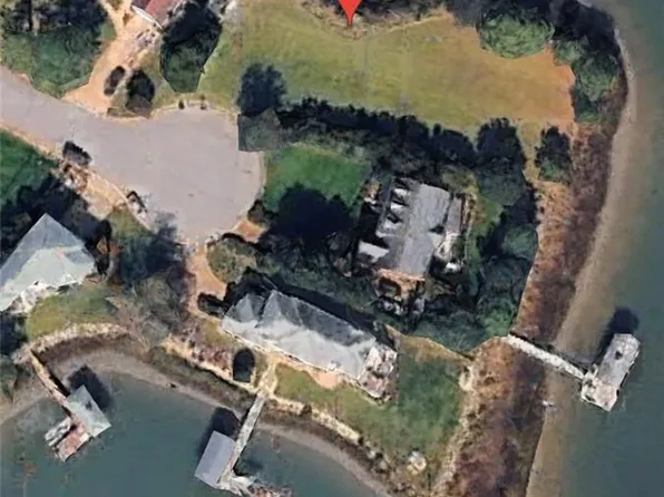 12 Rivercrest Dr, Poquoson, VA 23662