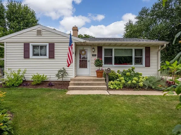 306 Garnet Ln, Madison, WI 53714