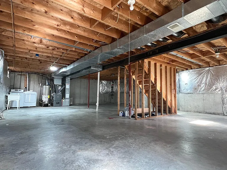 15116 Serbian Ln — Photo 27