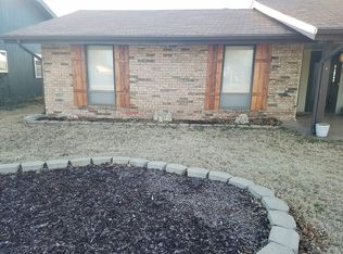 1018 Canary Ln, Enid, OK 73703