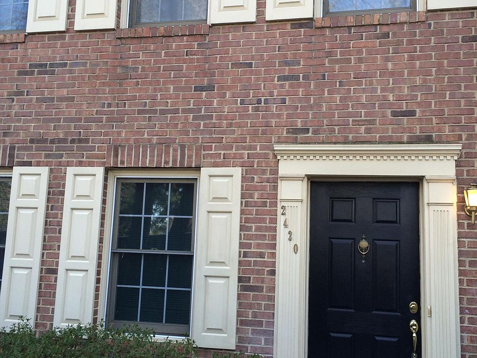 1st image of 2420 Garnett Dr
