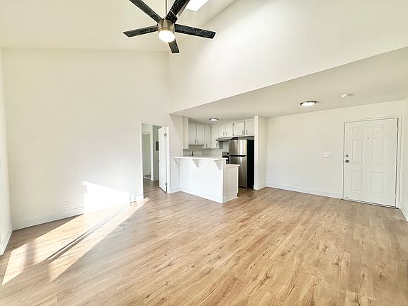 2nd image of 332 Lime St APT 10