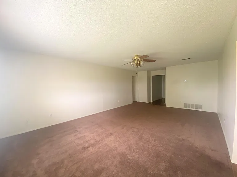 4610 Stallion Dr — Photo 5