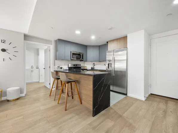 133-38 Sanford Avenue image 2 of 21