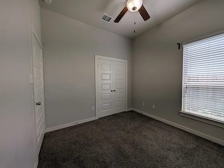 2237 Avery Vlg — Photo 27