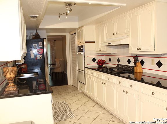 3rd image of 11421 Whisper Valley St