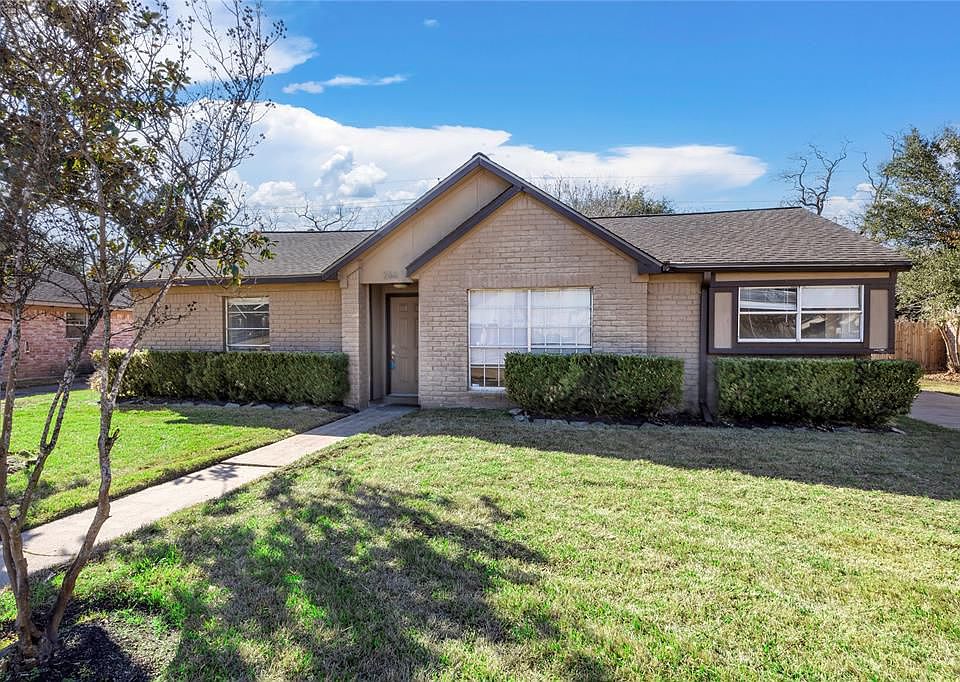1st image of 266 Coppersmith Dr