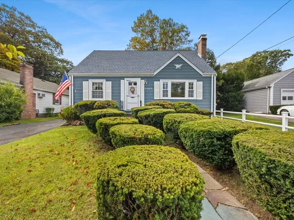 123 Taylor Ave, Dedham, MA 02026