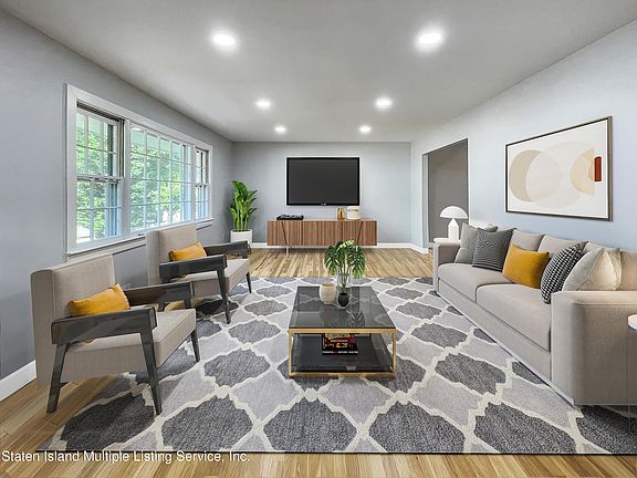 4th image of 11 Roslyn Dr