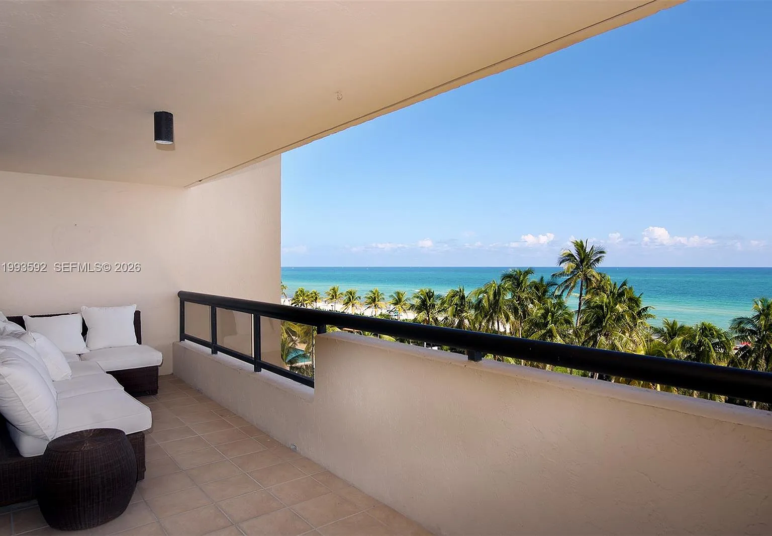 Club Atlantis Condo — Photo 1