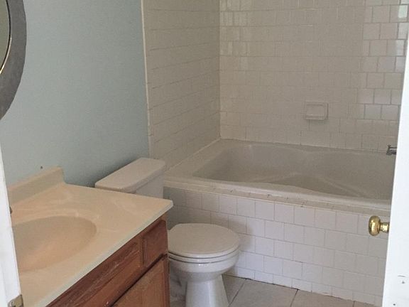 master bathroom with jacuzzi tub