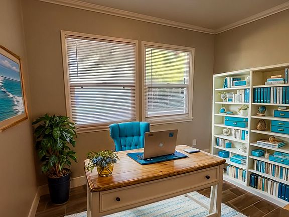 Smaller Bedroom or Office