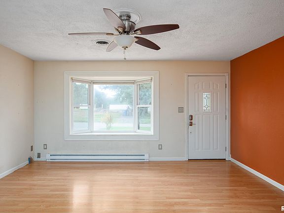 2nd image of 412 Elles Ave
