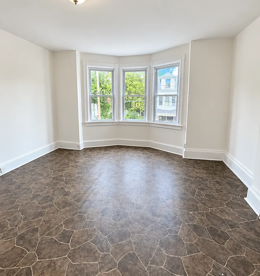 3 bed, $2,200 — Photo 4