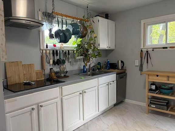 5th image of 1334 Harpst St
