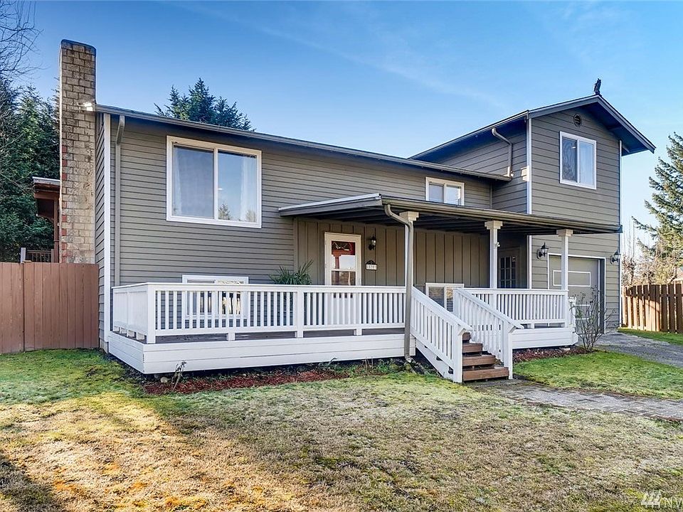 1st image of 520 210th St SW
