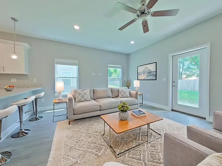 840 Fairview Dr — Photo 5