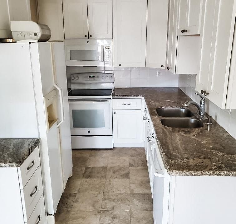 1st image of 4750 Noyes St APT 121