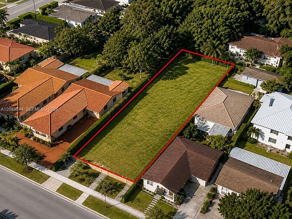 5th image of 1010 SW 8th Ave