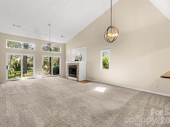 4th image of 141 Greenridge Rd