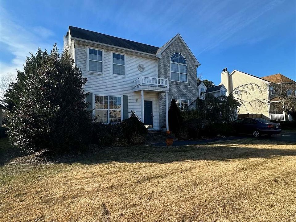 1st image of 4 Laurel Lane