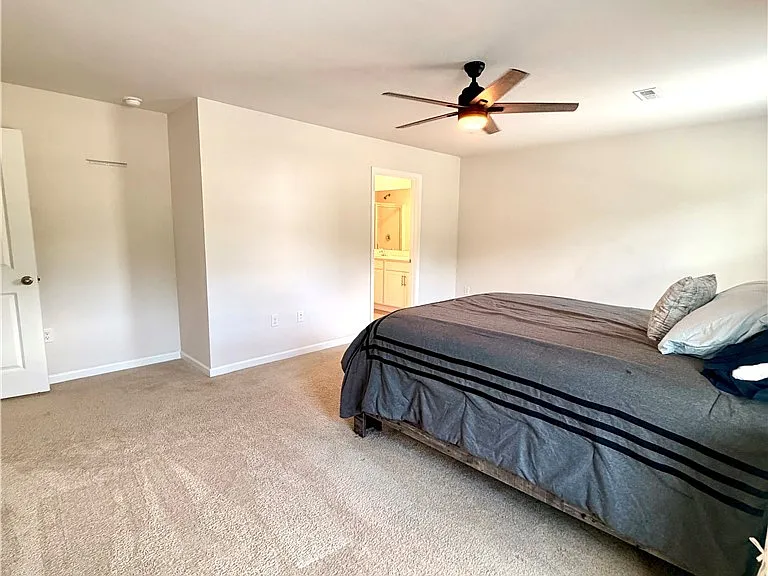 305 Robert Pl — Photo 19