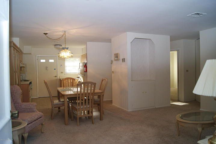 1st image of 65B Dorchester Dr