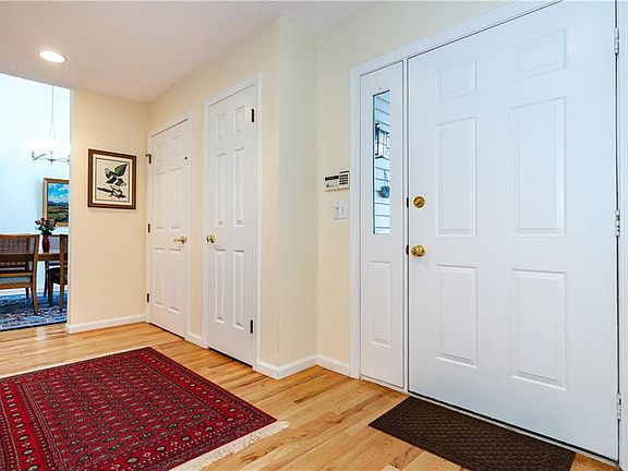4th image of 186 Pine Glen Dr #186