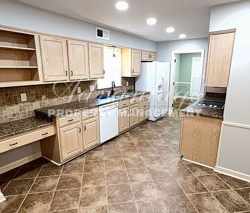 4th image of 7253 Stamford Dr