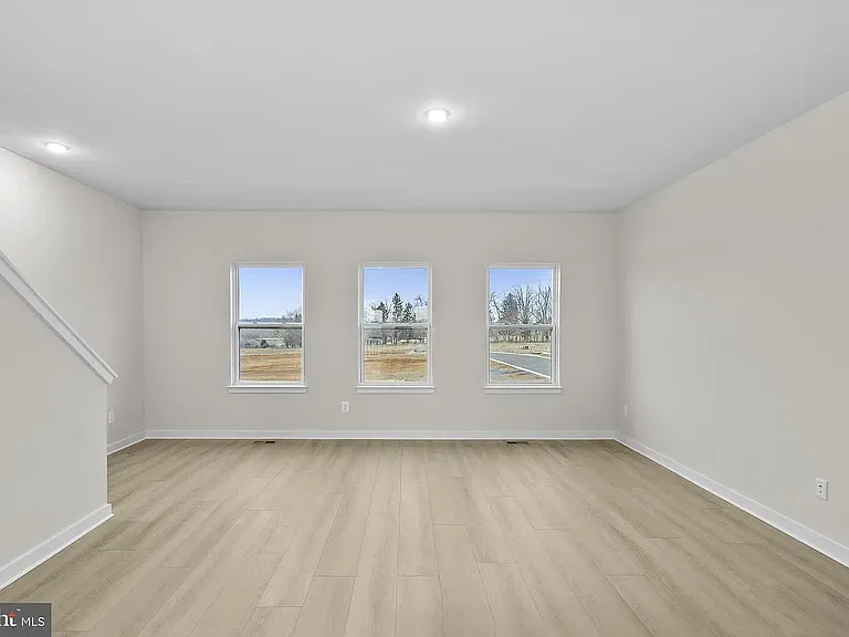 319 Huntwell West Blvd — Photo 6