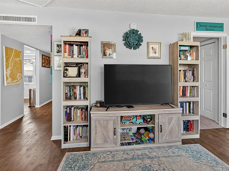 1146 King Arthur Ct #110 — Photo 35