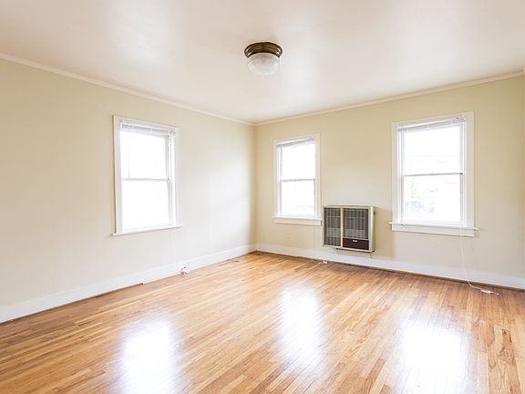 2nd image of 2102 SE 12th Ave #12