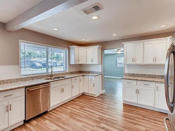 3rd image of 4711 W Wallace Ave